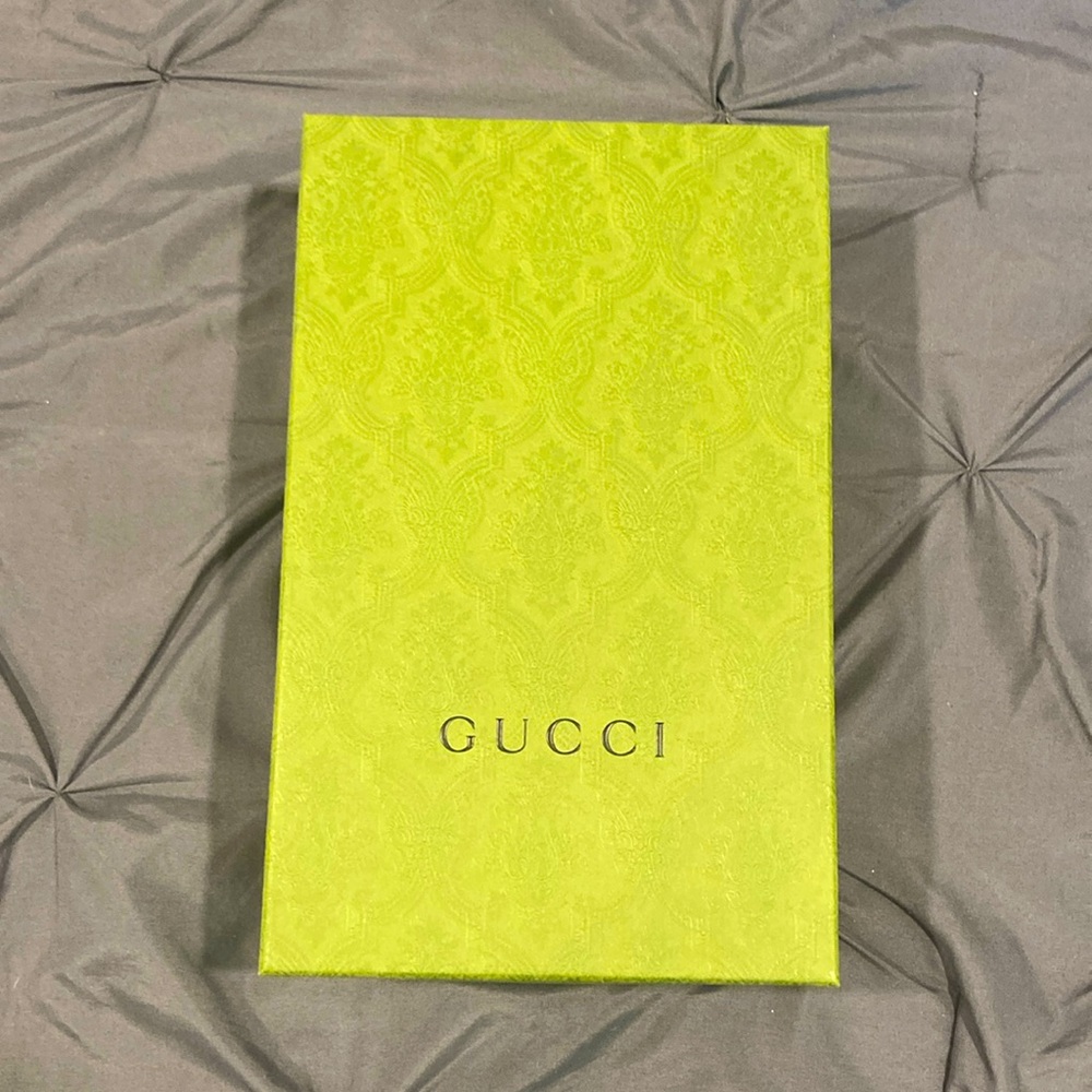 ❤️SOLD❤️ Gucci Display Box